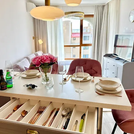 Apartment La By Cosher